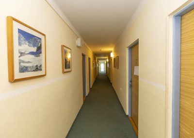 hotelové chodby